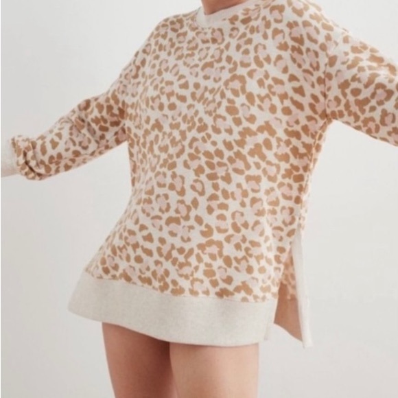 Aerie oversized animal print sweatshirts - Picture 1 of 8